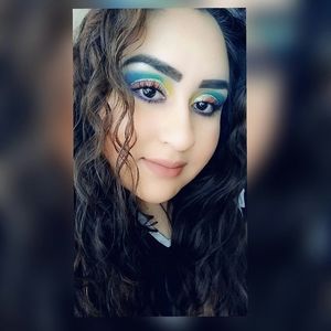 Meet your Posher, Perla